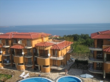Симпатичная двухкомнатная квартира на продажу с морским видом, Созополь, Болгария