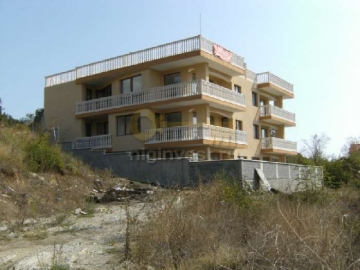 Обширный трехэтажный дом на продажу, Кошарица, Болгария
