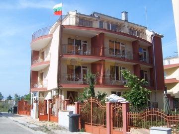 Солнечная двухкомнатная квартира на продажу, Равда, Болгария