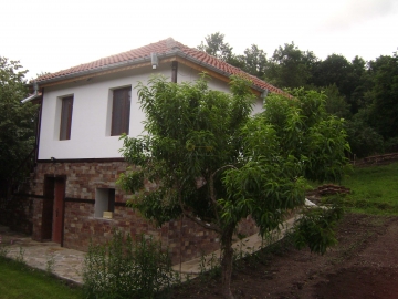 Продава се двуетажна реновирана къща, Бургас, България